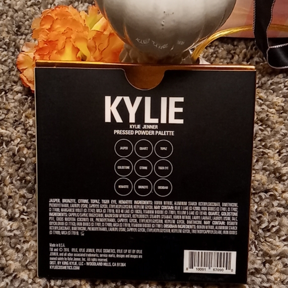 Make up - Picture 2 of 2